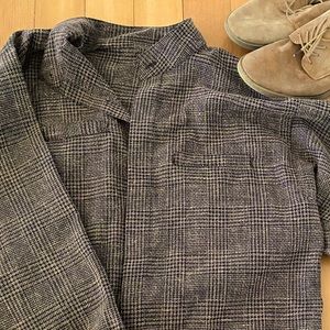 Lightweight Button Up